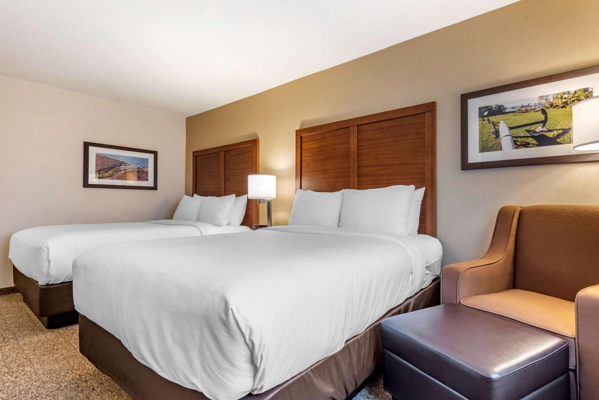 Comfort Inn & Suites Goderich Exterior photo