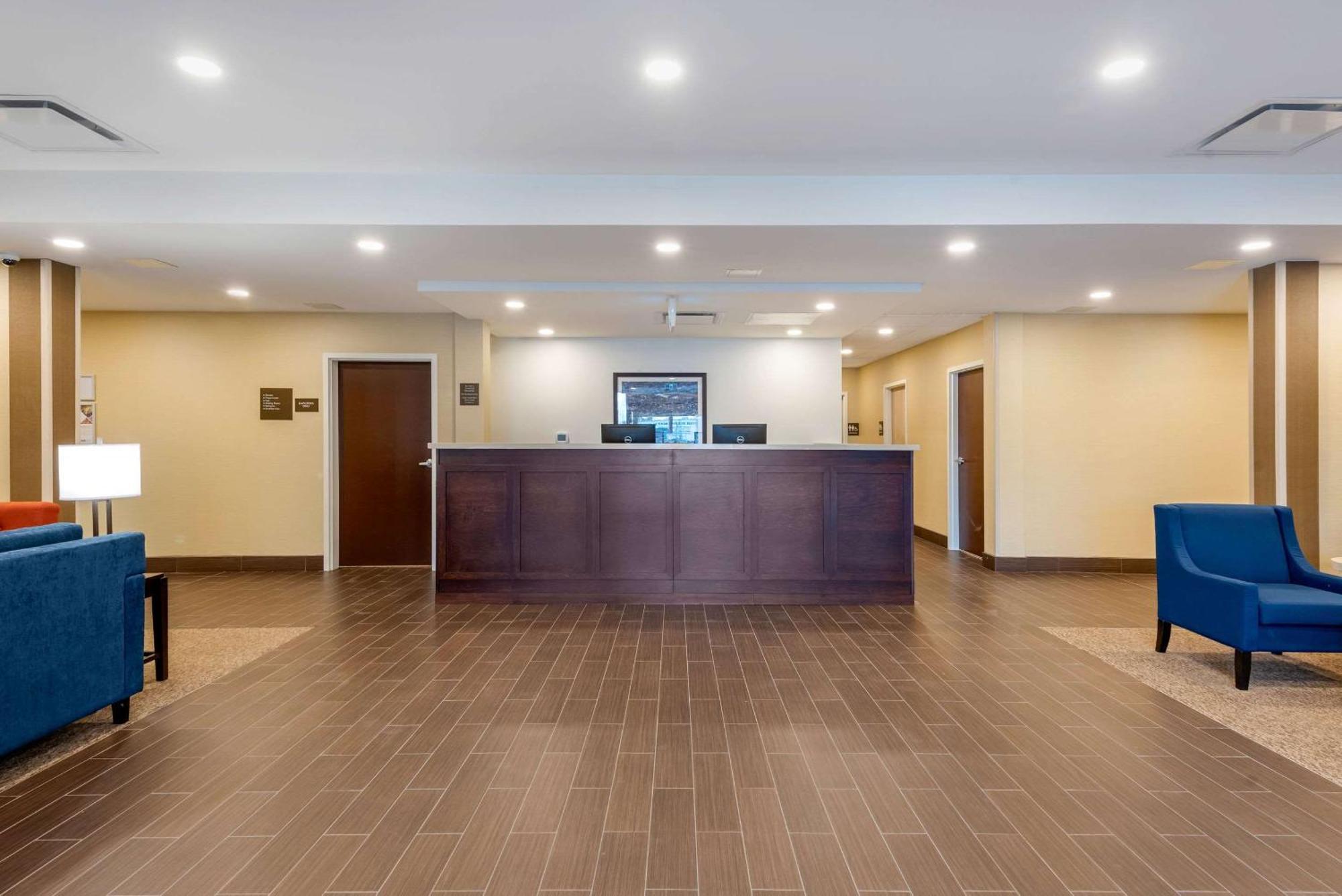 Comfort Inn & Suites Goderich Exterior photo