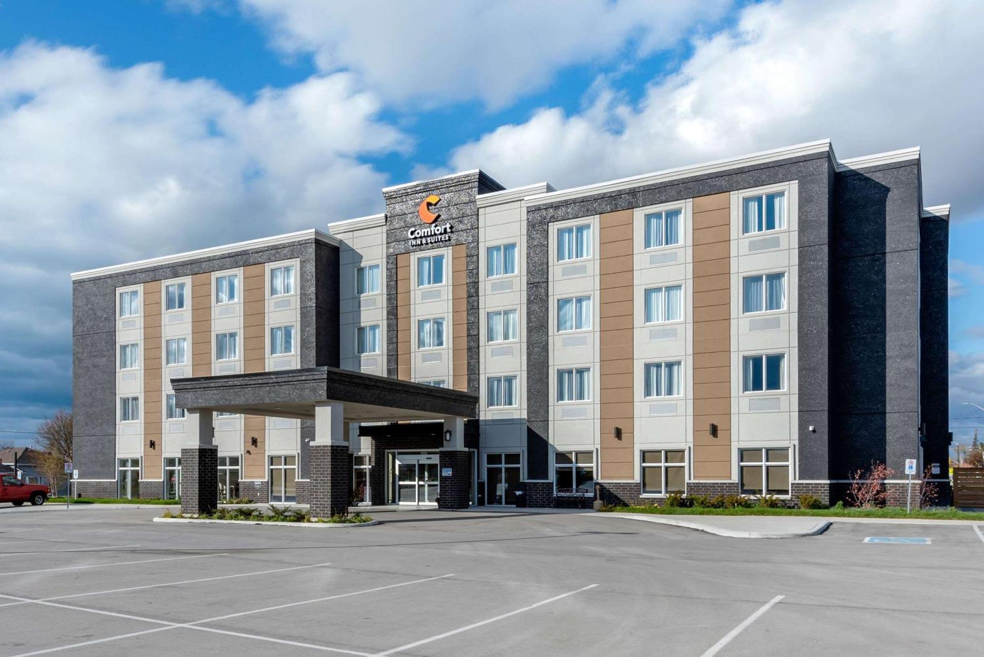 Comfort Inn & Suites Goderich Exterior photo